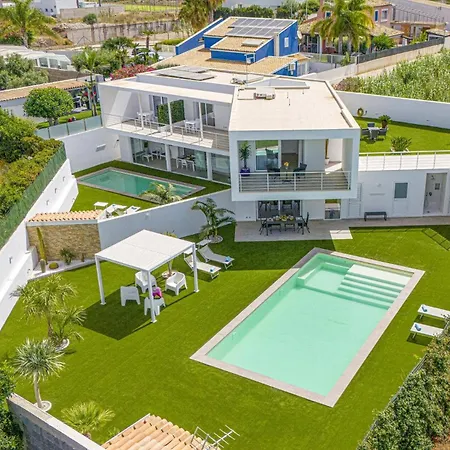 Villa Lobelia By *